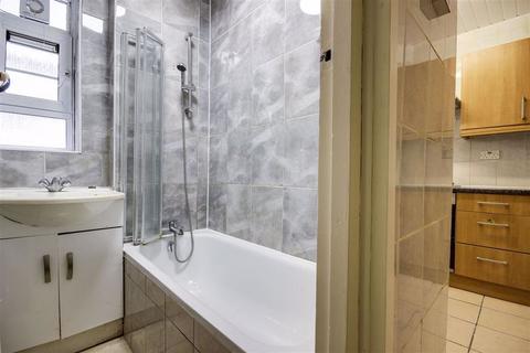 Flat 4, Carey House Brooke Road, London, E5 8AS