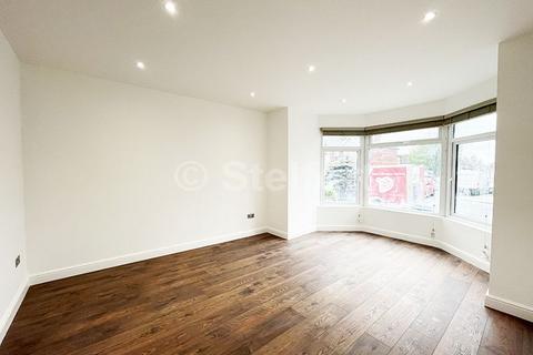 2 bedroom apartment to rent, Squires Lane, London, N3