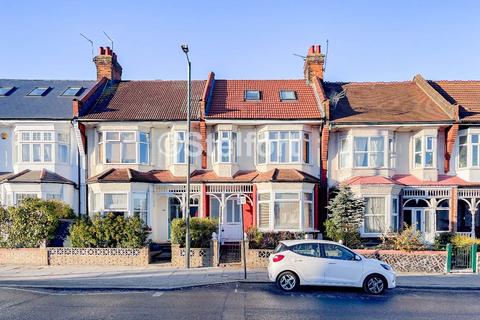 2 bedroom apartment to rent, Squires Lane, London, N3
