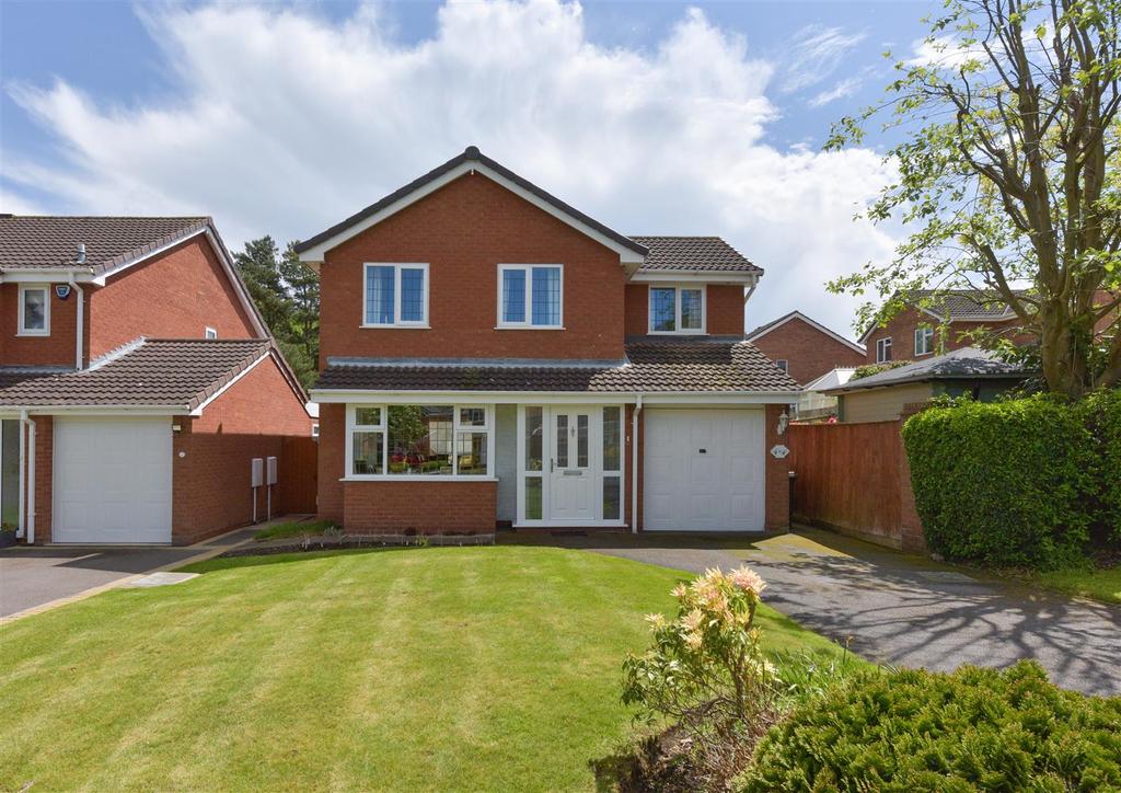 Troon, Amington, Tamworth 4 bed detached house £340,000