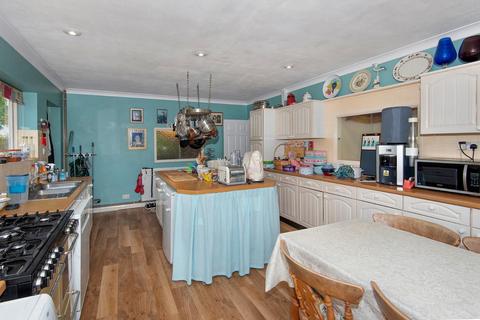 5 bedroom detached house for sale - Fitzroy Avenue, Broadstairs