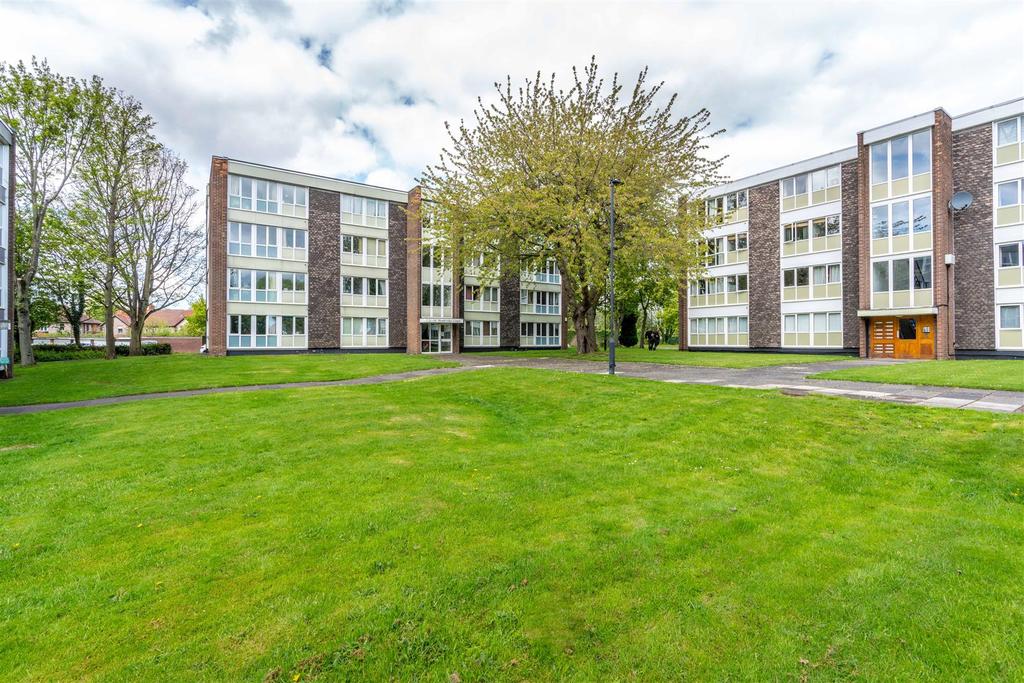 Monkridge Court, South Gosforth, Newcastle Upon Tyne 2 bed flat £115,000
