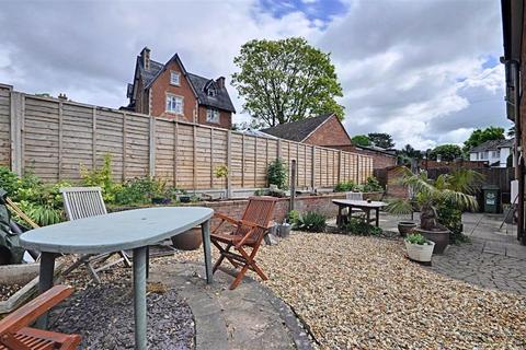 31 Athelstan Road, Worcester, WR5 2BW