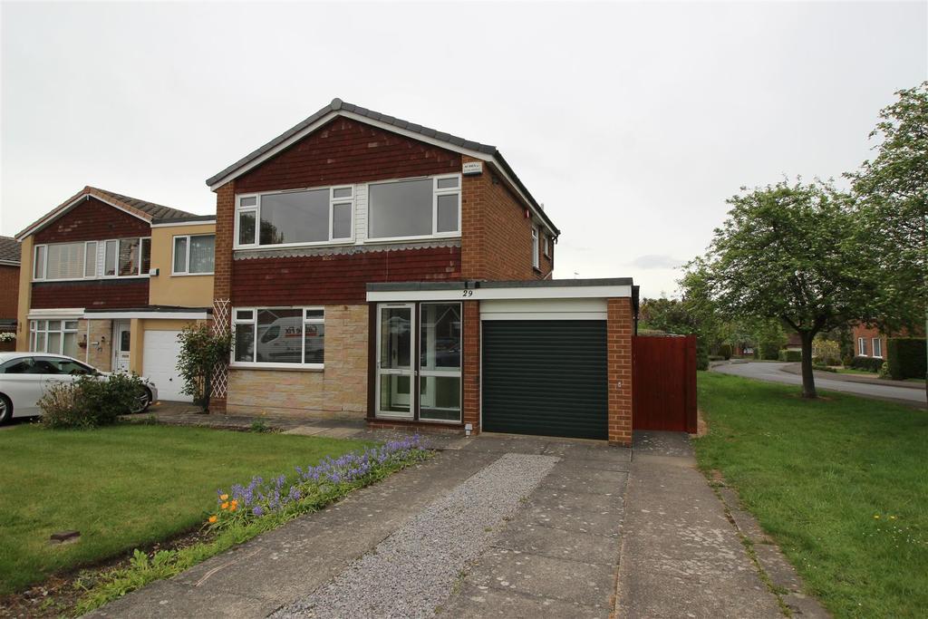 Clare Avenue, Darlington 3 bed detached house £220,000