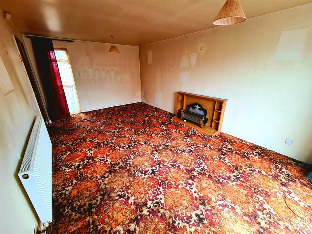 Fair Isle Drive, Glendale, Nuneaton 3 bed terraced house £150,000