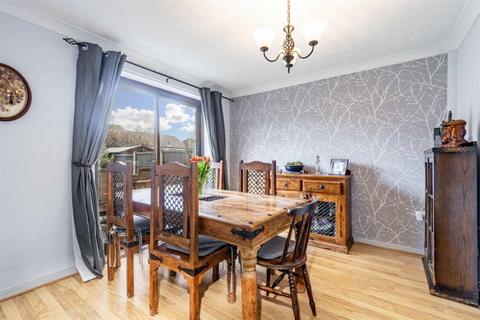 115 Coniston Road, Gunthorpe, Peterborough, PE4 7GU