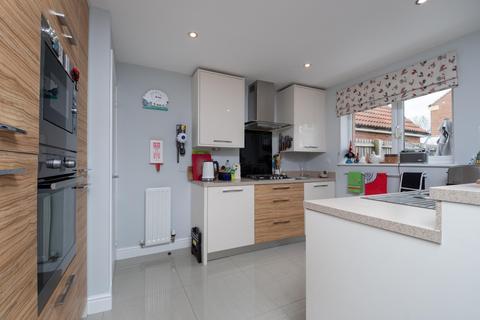 1 Longbridge Close, Easingwold, York, YO61 3FJ