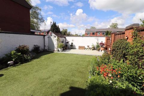 8 Arncliffe Way, Warwick, CV34 5XZ