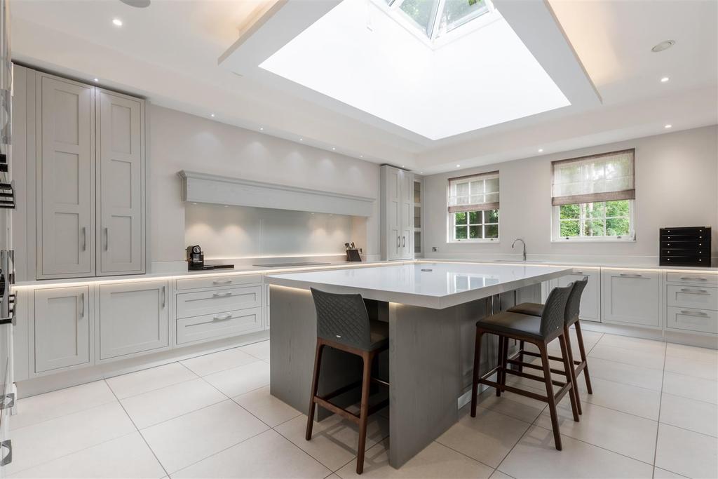 Kitchen  14.jpg