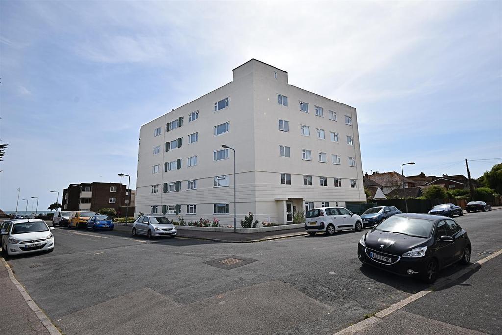 Lionel Road, BexhillOnSea 2 bed flat £219,000