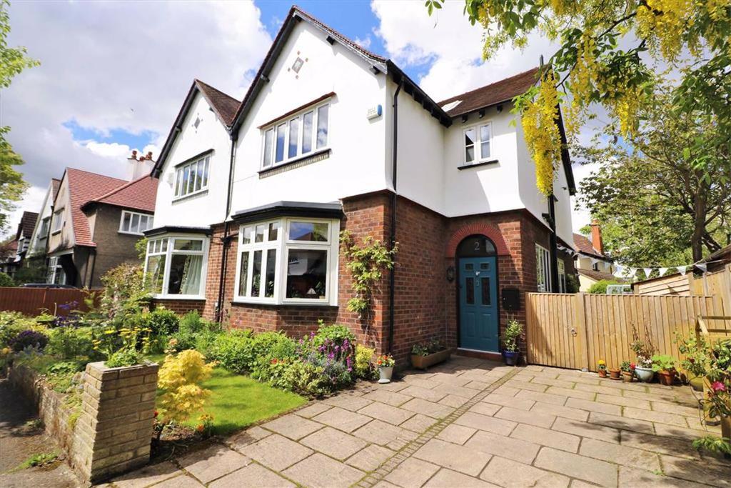 East Meade, Chorltonville, Manchester, M21 3 bed semidetached house