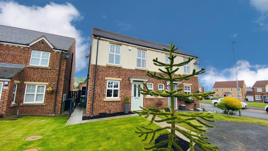 Goswick Way, Seaham 2 bed semidetached house £160,000