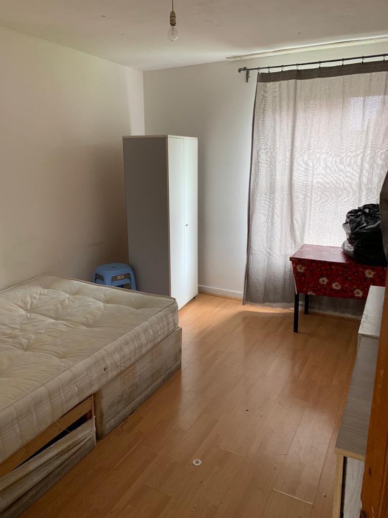 3 Bedroom Flat For Rent in Stamford Hill ARRAN HOUSE, 3 bed flat £