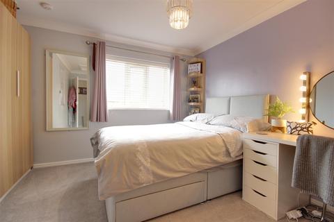32 Augustus Drive, Brough, HU15 1DH