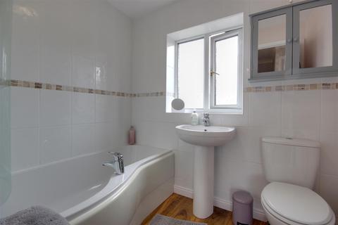 32 Augustus Drive, Brough, HU15 1DH