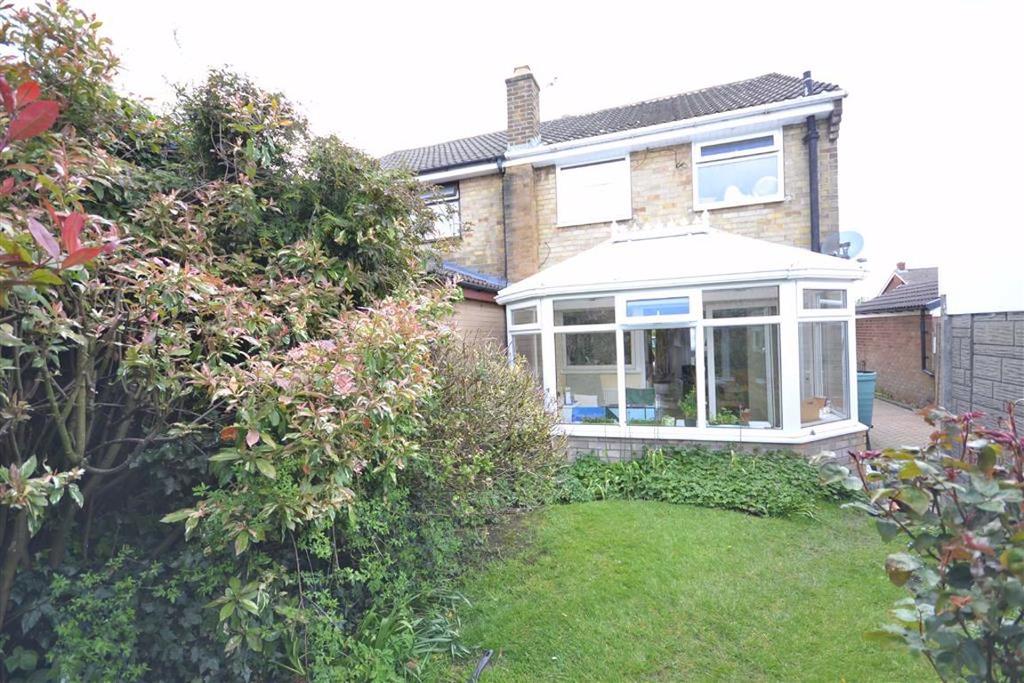 Ninelands Lane, Garforth, Leeds, LS25 3 bed semidetached house £225,000