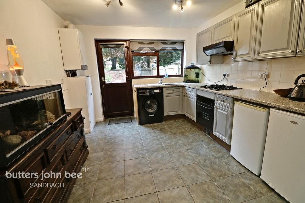 Newfield Street, Sandbach 2 bed terraced house £175,000