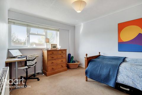 9d Warminster Road, London, SE25 4DP