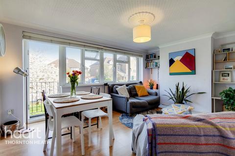 9d Warminster Road, London, SE25 4DP