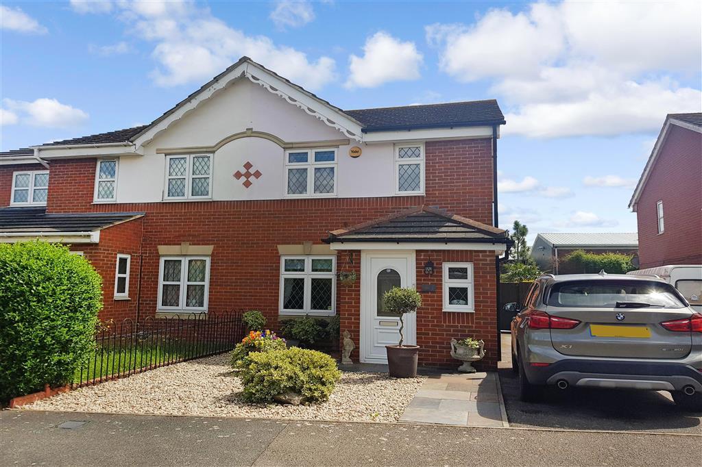 Collingwood Road, Rainham, Essex 3 bed semidetached house £400,000