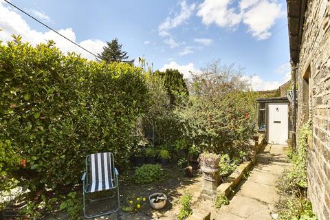 4, New Tame Denshaw Road, Delph, Oldham, OL3 5TS