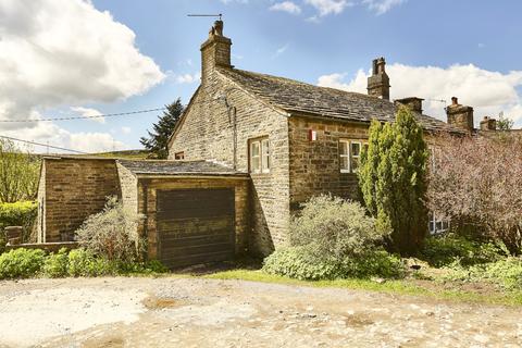 4, New Tame Denshaw Road, Delph, Oldham, OL3 5TS