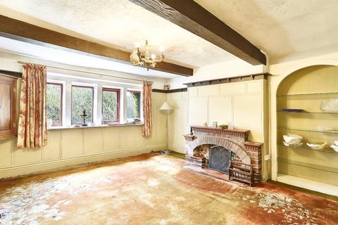 4, New Tame Denshaw Road, Delph, Oldham, OL3 5TS