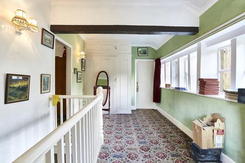 4, New Tame Denshaw Road, Delph, Oldham, OL3 5TS