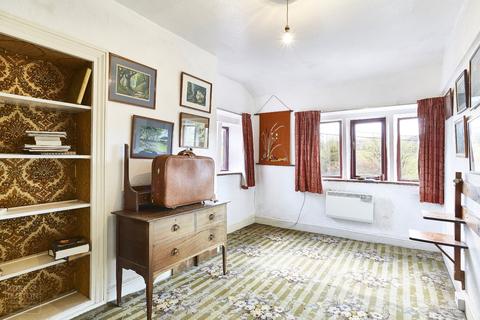 4, New Tame Denshaw Road, Delph, Oldham, OL3 5TS