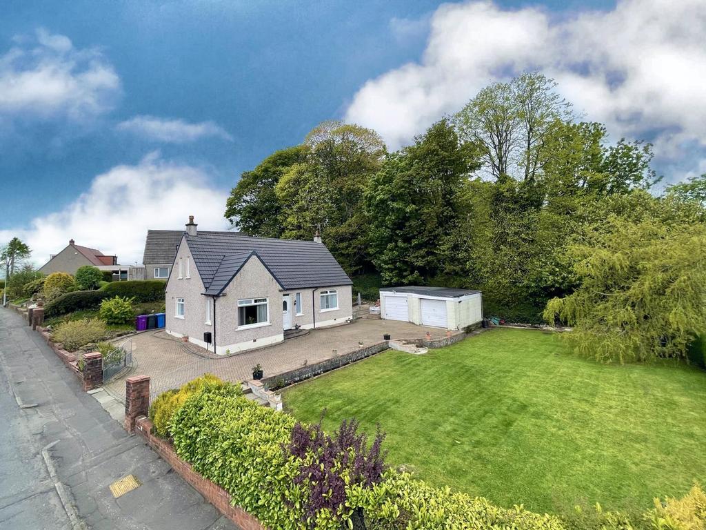 32 Glebe Road, Beith 4 bed detached house £210,000