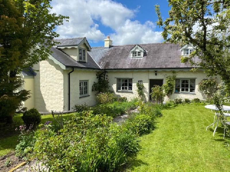 Dryslwyn, Carmarthen, Carmarthenshire. 4 bed cottage £445,000