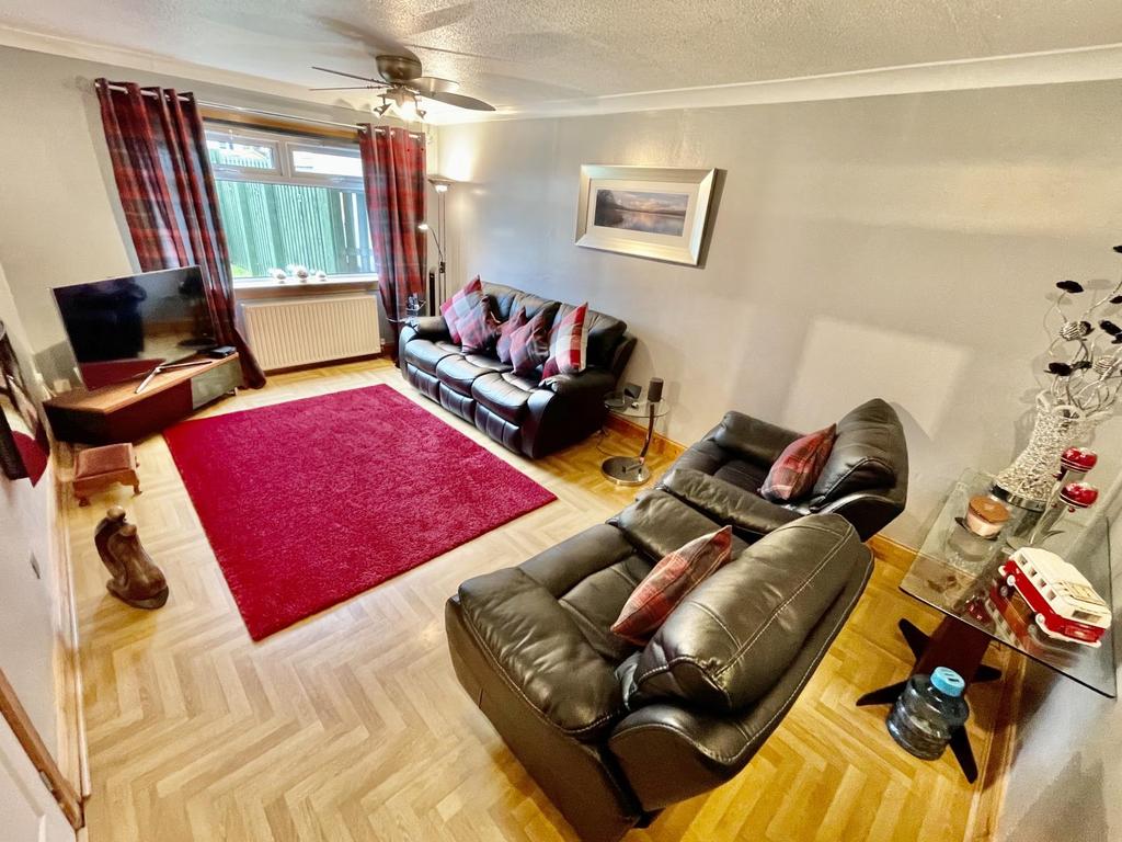 26 Park Green, Erskine 3 bed terraced house £125,000