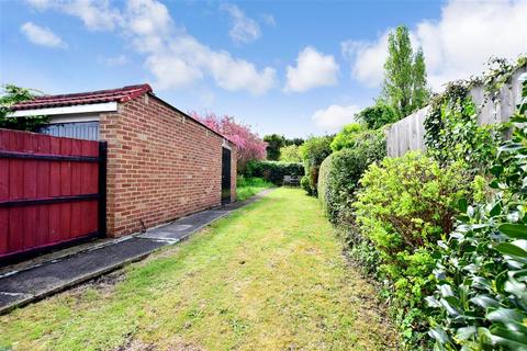 90 Vale Road, Northfleet, Gravesend, DA11 8DA