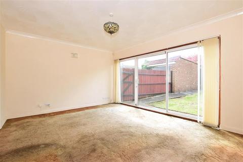 90 Vale Road, Northfleet, Gravesend, DA11 8DA