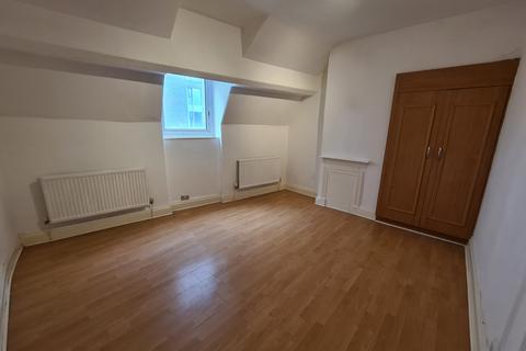 2 bedroom flat to rent, Chester Road, Manchester, M15 4EY