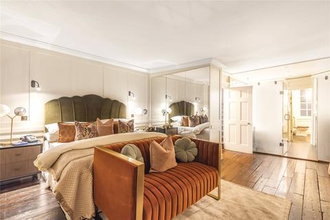 4 bedroom terraced house to rent, D'arblay Street, London, W1F