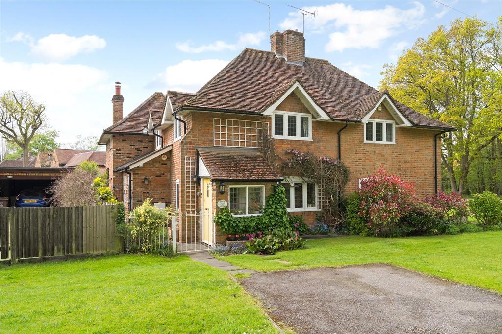 West Common Grove, Harpenden... 3 bed semidetached house £1,100,000