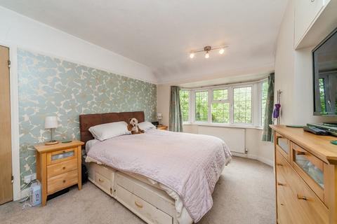 104 Worcester Park Road, Worcester Park, KT4 7QE