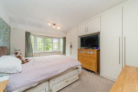 104 Worcester Park Road, Worcester Park, KT4 7QE