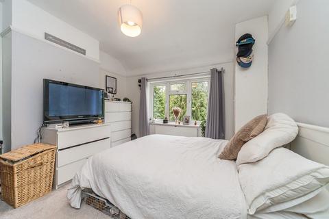 104 Worcester Park Road, Worcester Park, KT4 7QE