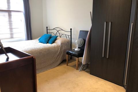 House share to rent, Upstell Avenue, Palmers Green