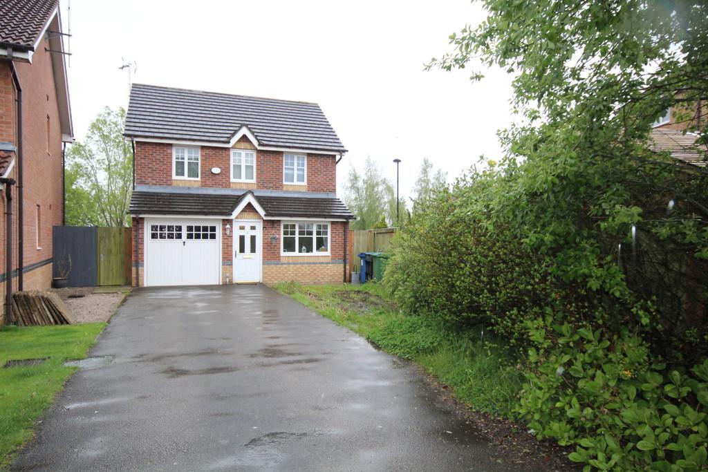 Bloom Avenue, Brymbo 3 bed detached house £220,000