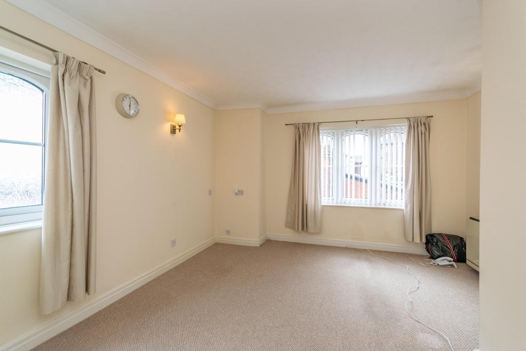 Henry St, Lytham, FY8 1 bed flat £145,000