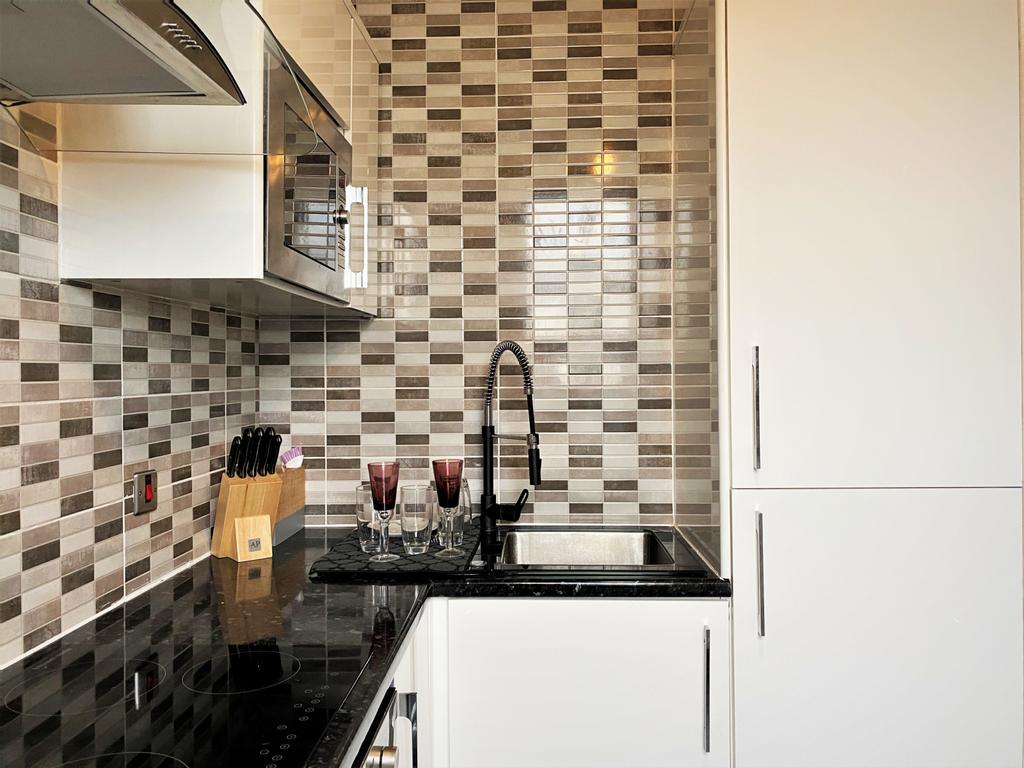 Beautiful top floor flat in Croydon