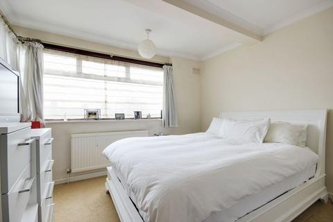 35 Steeplestone Close, London, N18 1JH