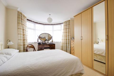 35 Steeplestone Close, London, N18 1JH