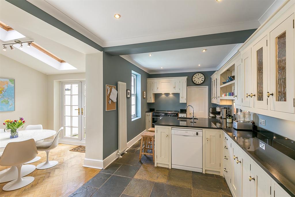 Otterburn Avenue, Gosforth, Newcastle upon Tyne 5 bed terraced house £385,000
