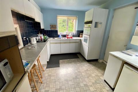 4 Johnson Grove, Stone, ST15 8SS