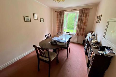 4 Johnson Grove, Stone, ST15 8SS