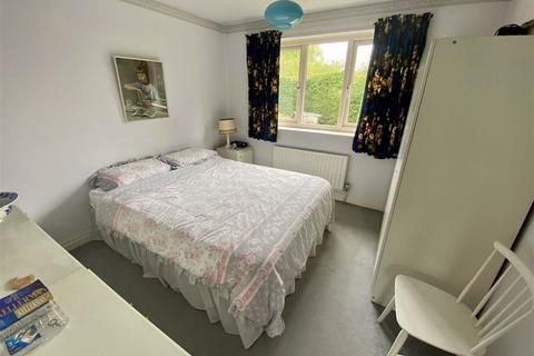 4 Johnson Grove, Stone, ST15 8SS